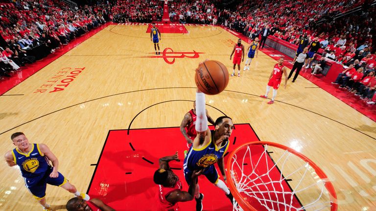 Shaun Livingston throws down an emphatic dunk in the Golden State Warriors&#39; Game 6 win over the Houston Rockets