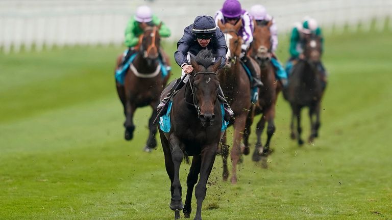 Sir Dragonet  flies to a wide-margin win at Chester