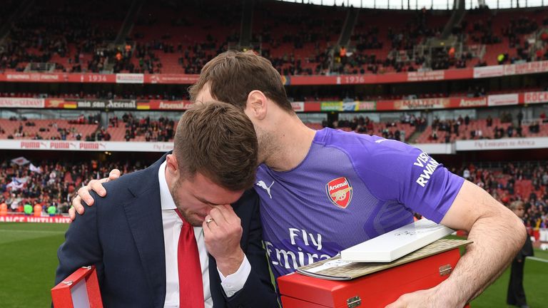 Cech consoles an emotional Ramsey after Arsenal's 1-1 draw with Brighton