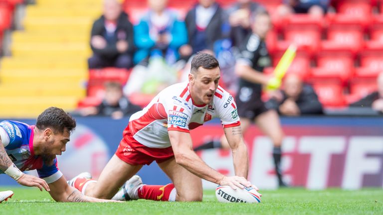 Picture by Allan McKenzie/SWpix.com - 26/05/2019 - Rugby League - Dacia Magic Weekend 2019 - Salford Red Devils v Hull KR - Anfield, Liverpool, England - Hull KR's Craig Hall touches down for a try against Salford.