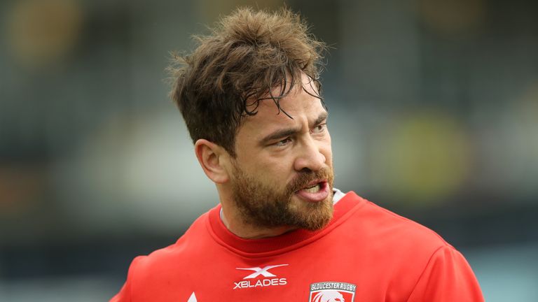Danny Cipriani of Gloucester shouts instructions in the warm up during the Gallagher Premiership Rugby match between Worcester Warriors and Gloucester Rugby at Sixways Stadium on April 28, 2019 in Worcester, United Kingdom. (