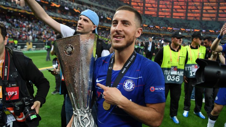 Eden Hazard with the Europa League trophy