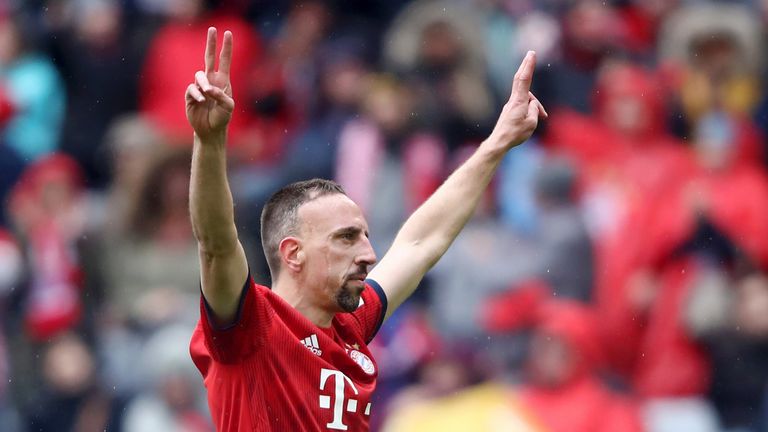 Franck Ribery celebrates after scoring Bayern's third goal during the Bundesliga match against Hannover 96 at Allianz Arena on May 04, 2019