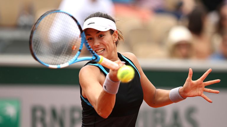 Garbine Muguruza survived a scare to set up a meeting with Sweden's Johanna Larsson