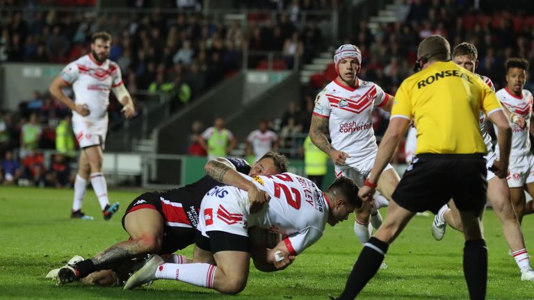 James Bentley scores the crucial last-gasp try for St Helens