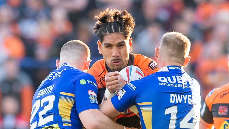 Picture by Allan McKenzie/SWpix.com - 16/05/2019 - Rugby League - Betfred Super League - Leeds Rhinos v Castleford Tigers - Emerald Headingley Stadium, Leeds, England - Castleford's Jesse Sene-Lefao is tackled by Leeds' Cameron Smith & Brad Dwyer.