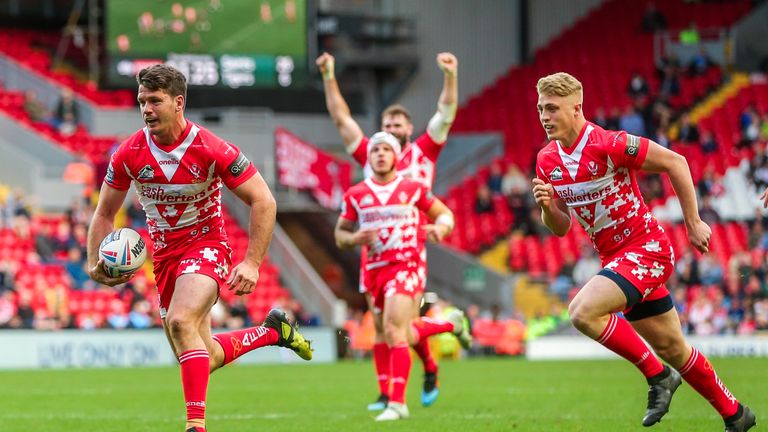 Picture by Alex Whitehead/SWpix.com - 26/05/2019 - Rugby League - Betfred Super League - 2019 Dacia Magic Weekend - St Helens v Castleford Tigers - Anfield, Liverpool, England - St Helens&#39; Lachlan Coote runs in for a try.