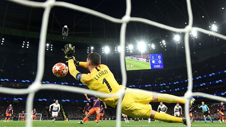 Lloris saves a penalty against Manchester City 