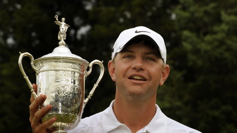 Lucas Glover displays the trophy after winning the 2009 US Open at Bethpage