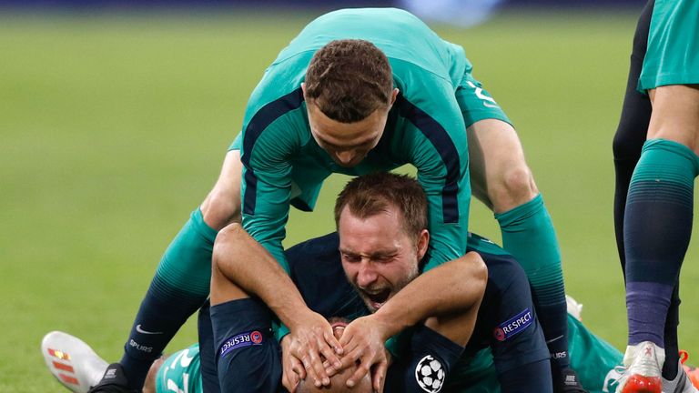 Tottenham players celebrate after Lucas Moura&#39;s goal against Ajax put them through to the Champions League final