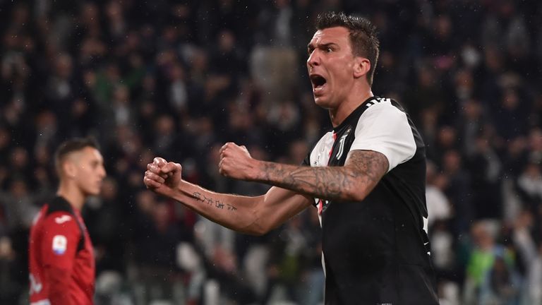Mario Mandzukic netted his ninth league goal of the season to rescue Juventus