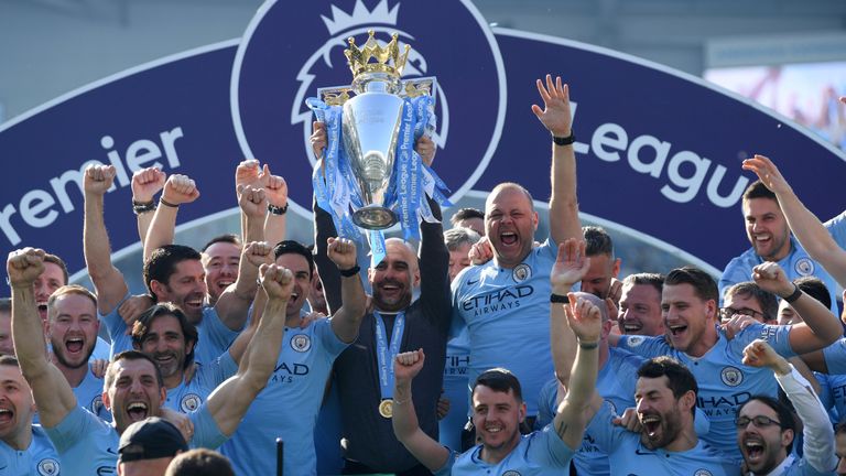 Pep Guardiola y Manchester City levantaron su cuarto título de la Premier League de la década en mayo