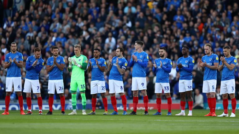 Portsmouth and Sunderland paid tribute to former Pompey player Jon Gittens who died earlier this week aged 55.