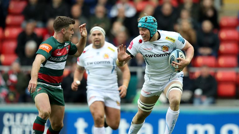 LEICESTER, ENGLAND - APRIL 06: Richard Captstick of Exeter Chiefs takes on George Ford during the Gallagher Premiership Rugby match between Leicester Tigers and Exeter Chiefs at Welford Road Stadium on April 06, 2019 in Leicester, United Kingdom. (Photo by David Rogers/Getty Images)