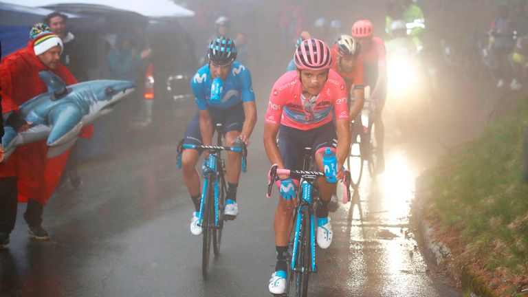 Richard Carapaz mastered the conditions during stage 16 to maintain the overall race lead of the Giro d'Italia