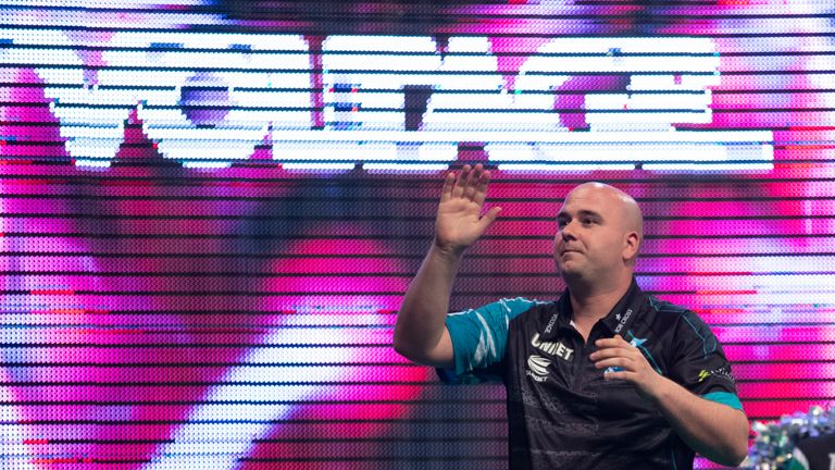 UNIBET PREMIER LEAGUE DARTS 2019 MANCHESTER ARENA ,.MANCHESTER.PIC LAWRENCE LUSTIG.ROB CROSS V MICHAEL SMITH.ROB CROSS IN ACTION.