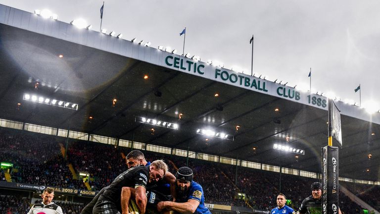 Scott Fardy puts the squeeze on Glasgow's  Stuart Hogg during Leinster's win