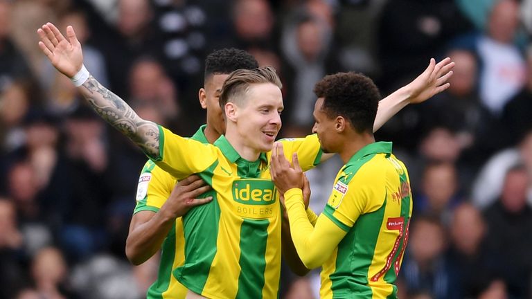 Stefan Johansen celebrates his equaliser against Derby