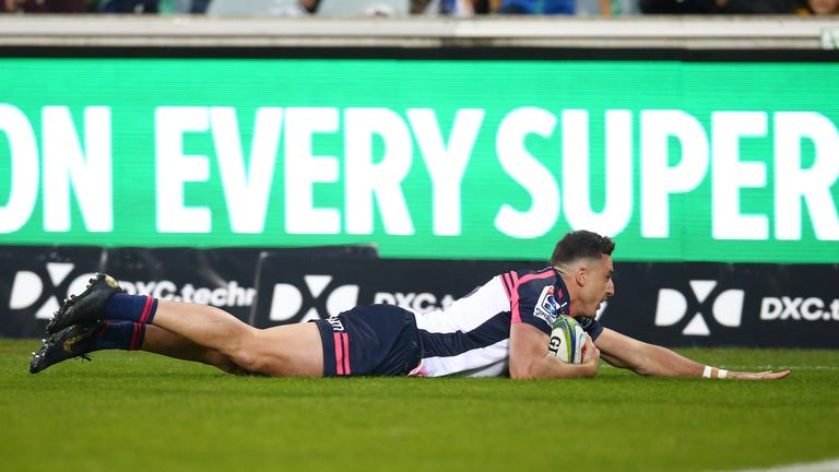 Tom Banks scoring a try for the Brumbies 