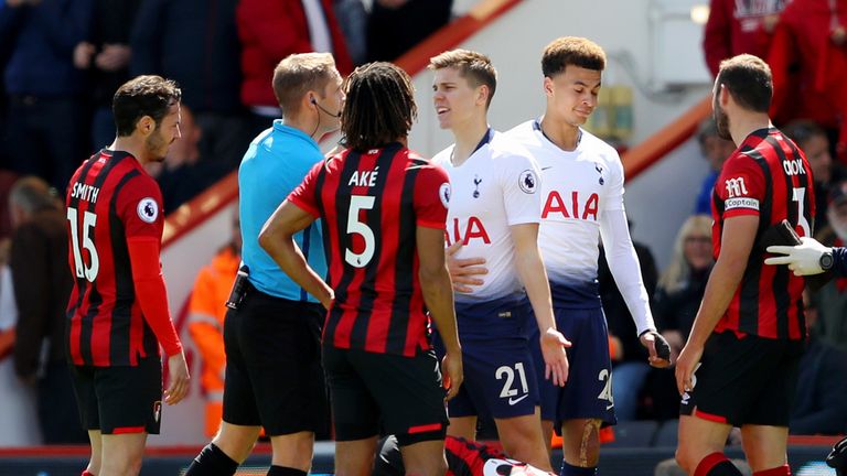 Mauricio Pochettino says Tottenham respect referee's decisions red cards Football News | Sports