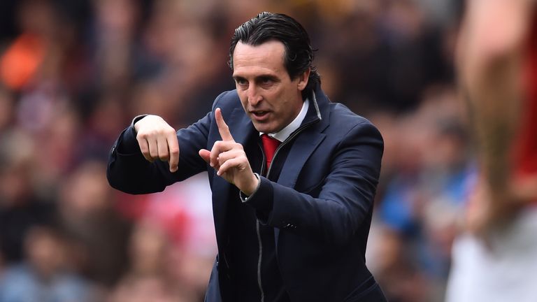 Unai Emery on the touchline at the Emirates Stadium during Arsenal vs Brighton