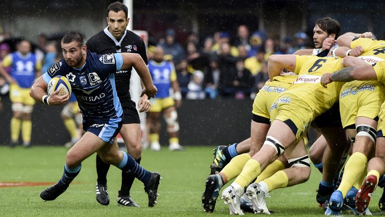 Youri Delhommel found gaps in the Clermont defence as Montpellier secured a fine away win