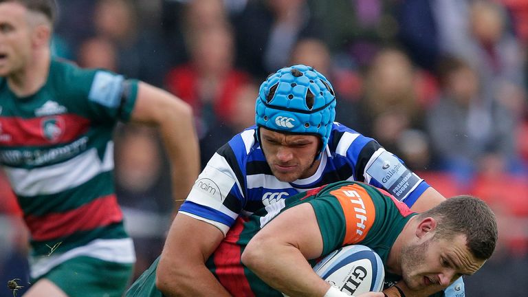 LEICESTER, ENGLAND - MAY 18: George Worth of Leicester Tigers is tackled by Zach Mercer of Bath Rugby during the Gallagher Premiership Rugby match between Leicester Tigers and Bath Rugby at Welford Road Stadium on May 18, 2019 in Leicester, United Kingdom. (Photo by Henry Browne/Getty Images)