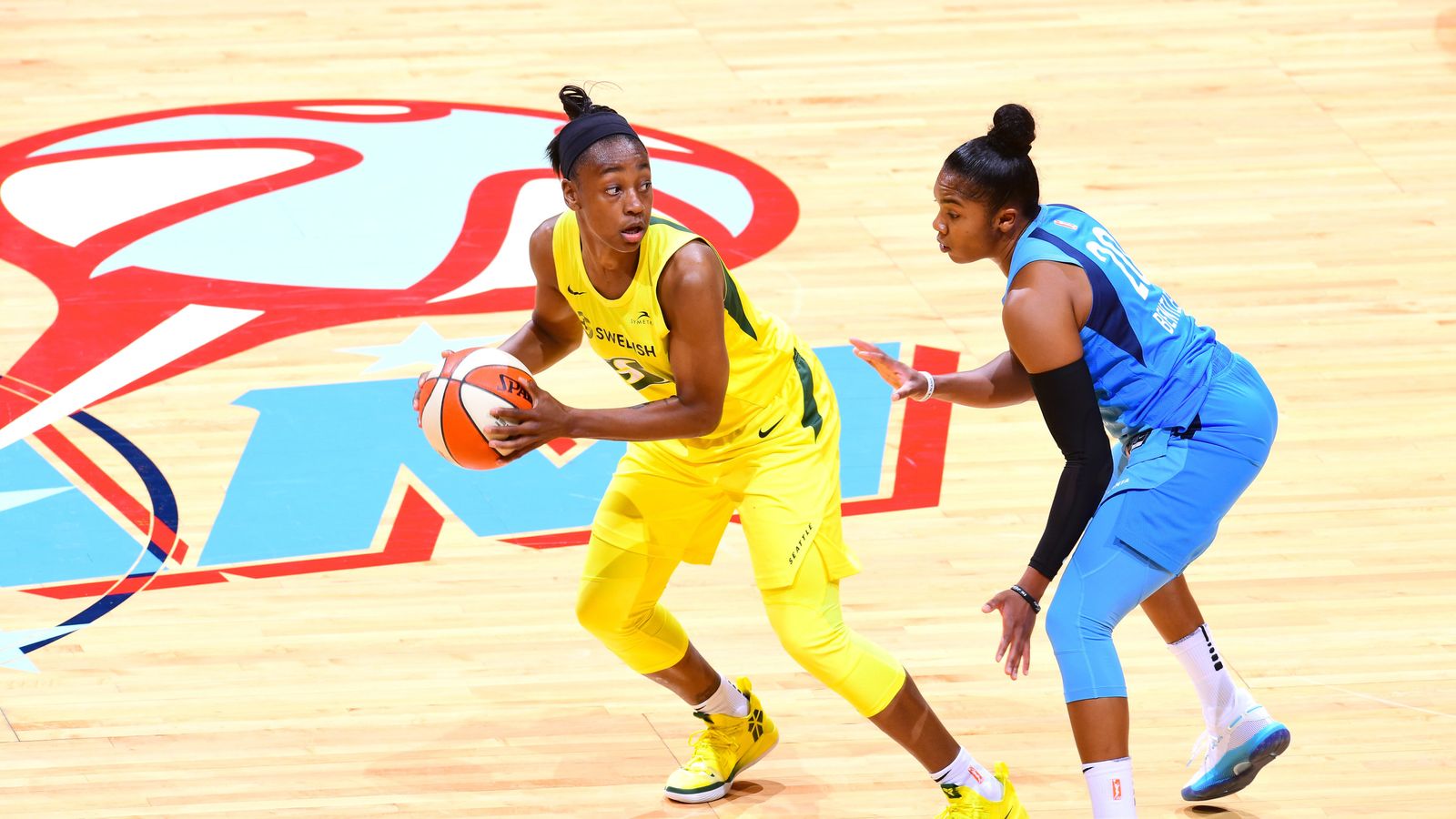 WNBA Essence Carson scores 20 points as Phoenix Mercury beat Las Vegas Aces NBA News Sky Sports