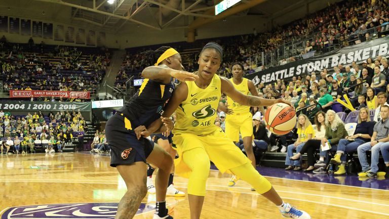 Jewell Loyd attacks against the Indiana Fever