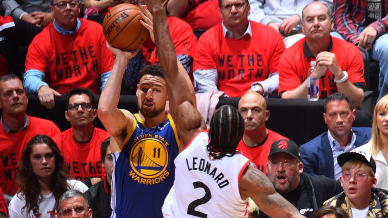 Klay Thompson drains a three-pointer in the Warriors&#39; Game 5 win