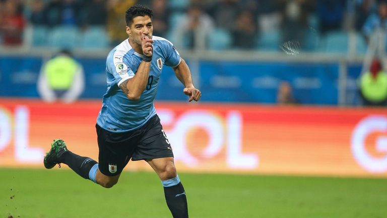 Suarez pivotal as Uruguay beat Japan - Eurosport