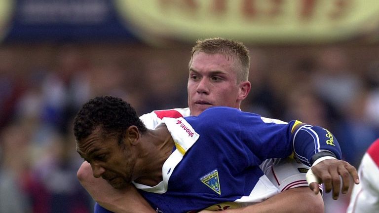 Alan Hunte scored a try hat-trick as Warrington registered their first ever Super League win over St Helens in 2001