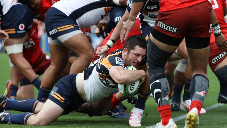 TOKYO, JAPAN - JUNE 01: Connal McInerney of the Brumbies scores his side's sixth try during the Super Rugby match between Sunwolves and Brumbies at the Prince Chichibu Memorial Ground on June 1, 2019 in Tokyo. (Photo by Takashi Aoyama/Getty Images)