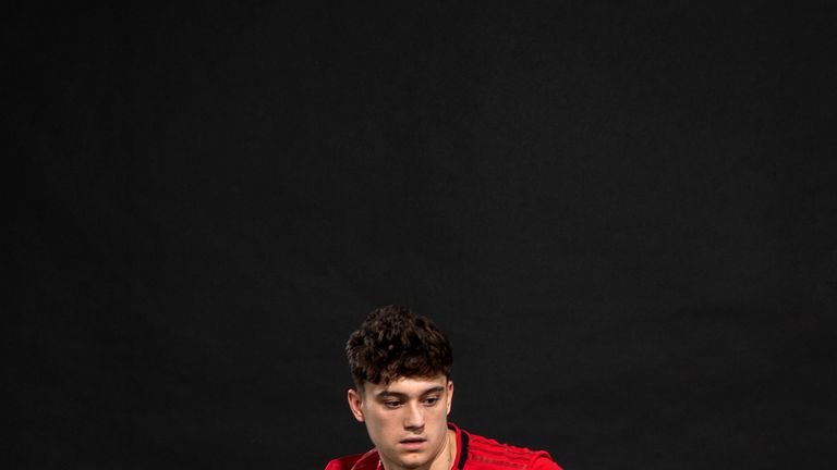 Manchester United unveil new signing Daniel James