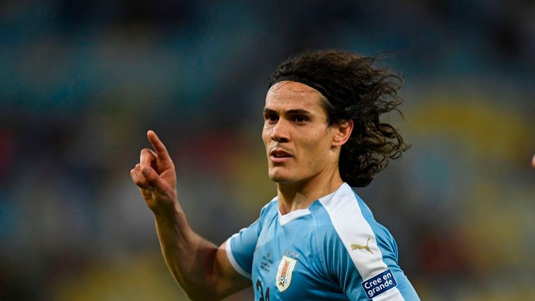 Edinson Cavani's second goal of the Copa America secured Uruguay top spot