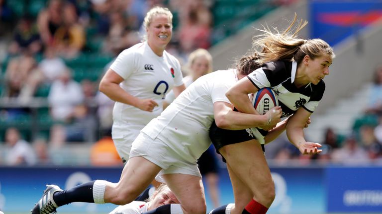 Emily Wood notched the Barbarians' first try into the second half 