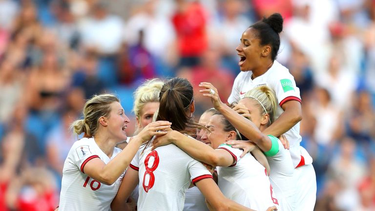 England are through to the semo-finals after a 3-0 win over Norway