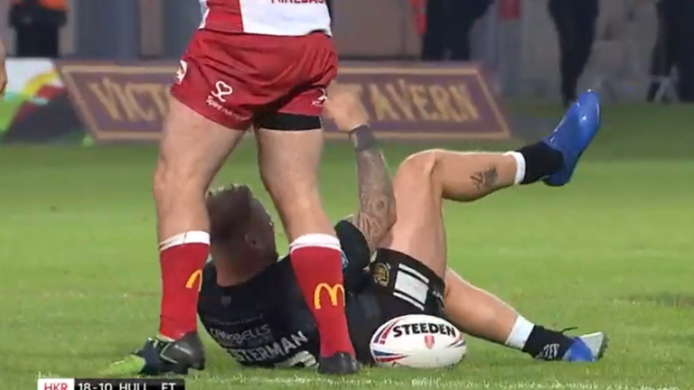 Joe Westerman appeared to knock his knee back into place for Hull FC