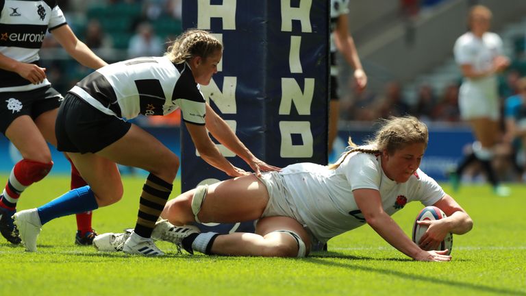 Poppy Cleall scored one of six tries as the Red Roses comfortably beat the Baa-Baas at Twickenham