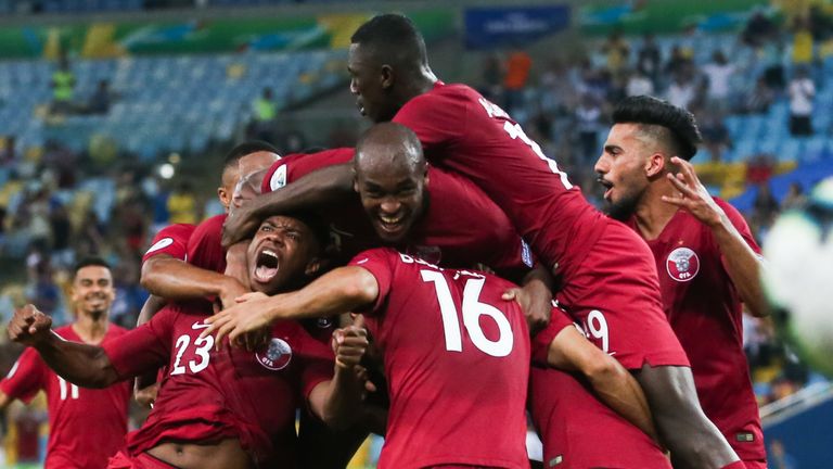 RIO DE JANEIRO, BRAZIL - JUNE 16: Players of Qatar celebrate their second goal during the match against Paraguay for the Copa America 2019 at Maracana Stadium on June 16, 2019 in Rio de Janeiro, Brazil. (Photo by Alexandre Schneider/Getty Images) *** Local Caption *** 