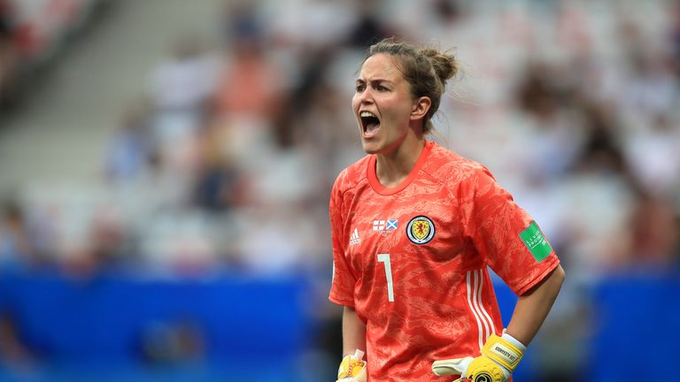 Scotland Women's goalkeeper Lee Alexander wants to make history by progressing to the knockout stages of the Women's World Cup.