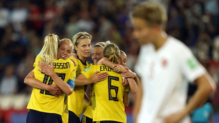 Sweden made it through to the last eight with a narrow win over Canada