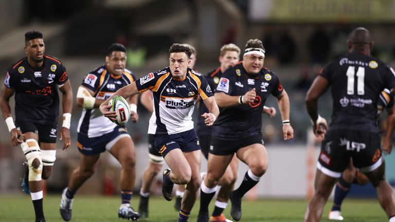 Tom Banks makes a break for the Brumbies