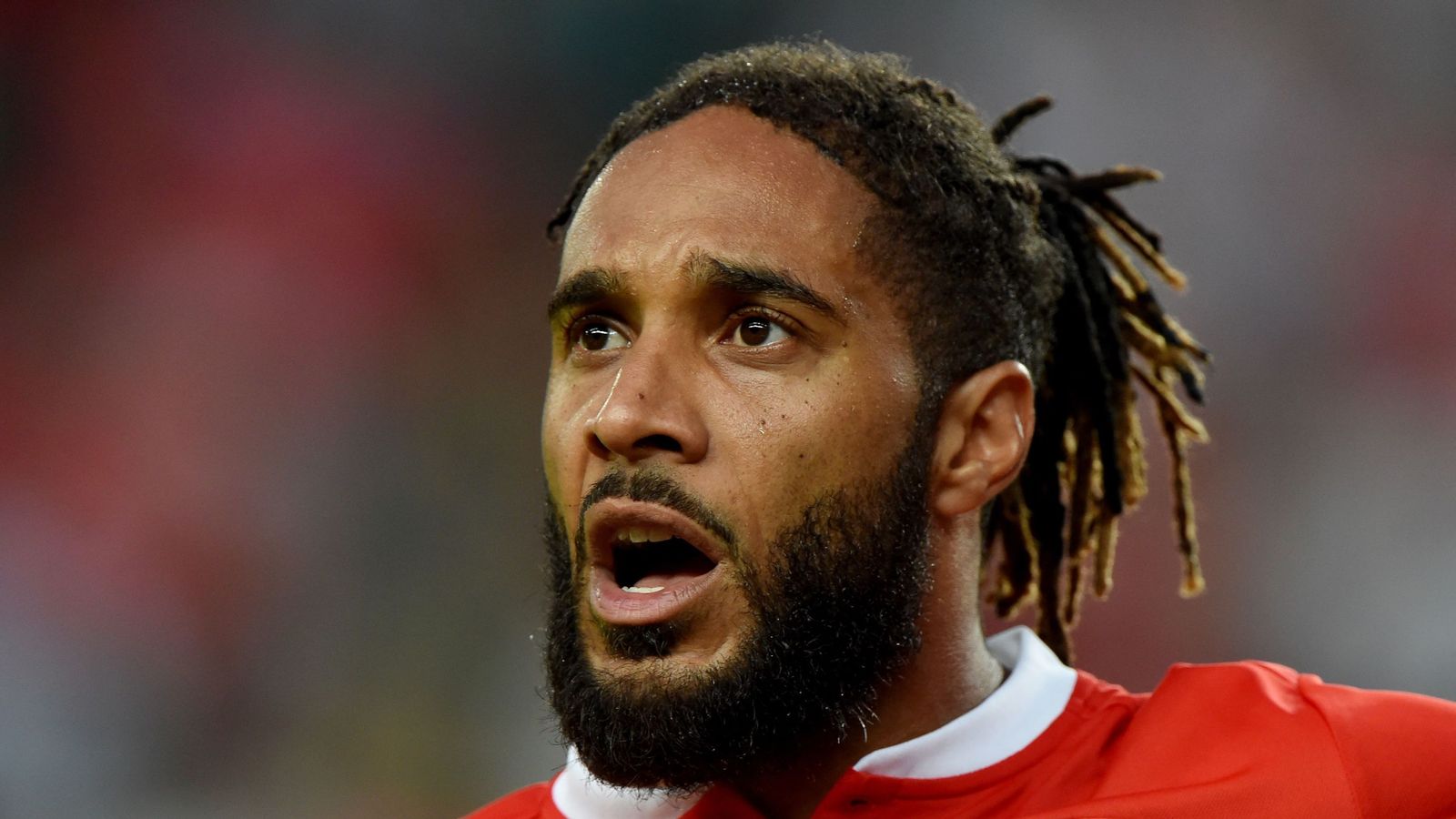 Ashley Williams rejects big money moves to ensure Wales captaincy at