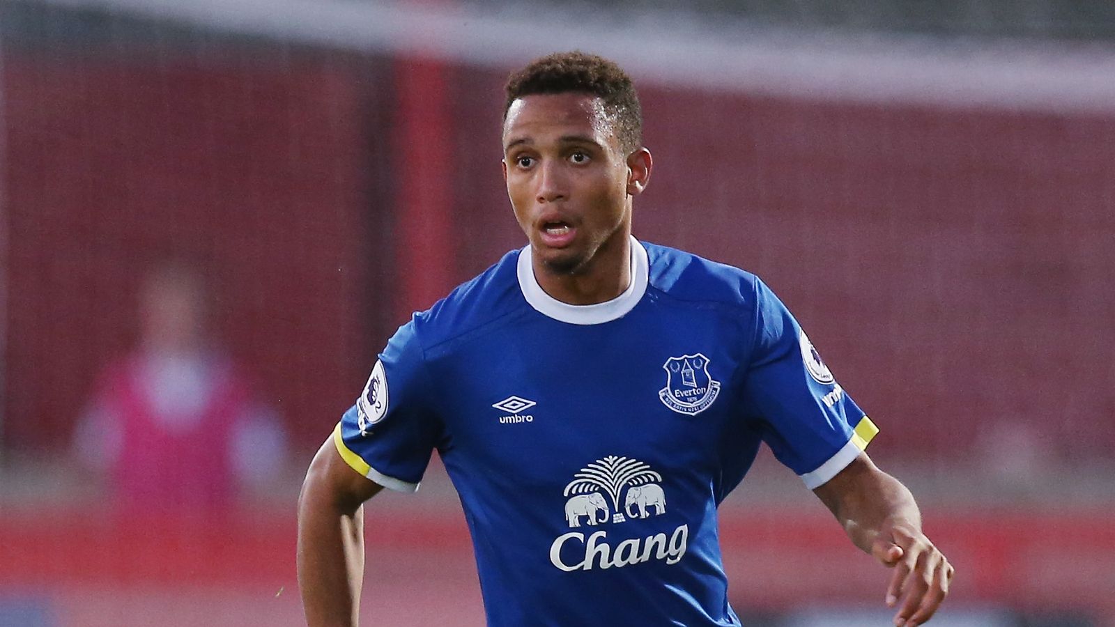 Brendan Galloway joins Luton from Everton | Football News | Sky Sports