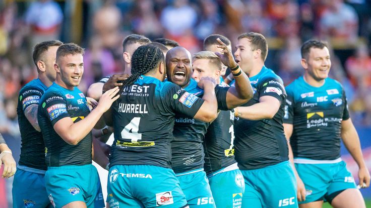 Picture by Allan McKenzie/SWpix.com - 05/07/2019 - Rugby League - Betfred Super League - Castleford Tigers v Leeds Rhinos - the Mend A Hose Jungle, Castleford, England - Leeds celebrate Robert Lui's try against Castleford.
