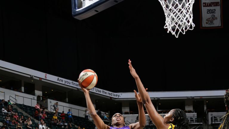 Nneka Ogwumike shoots over the Indiana Fever defense