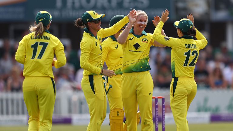 Australia eased to a victory in second ODI in Leicester