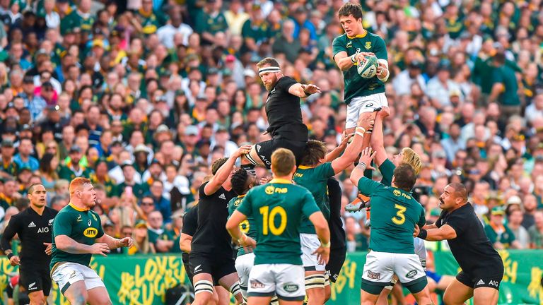 Franco Mostert wins the lineout for the Springboks