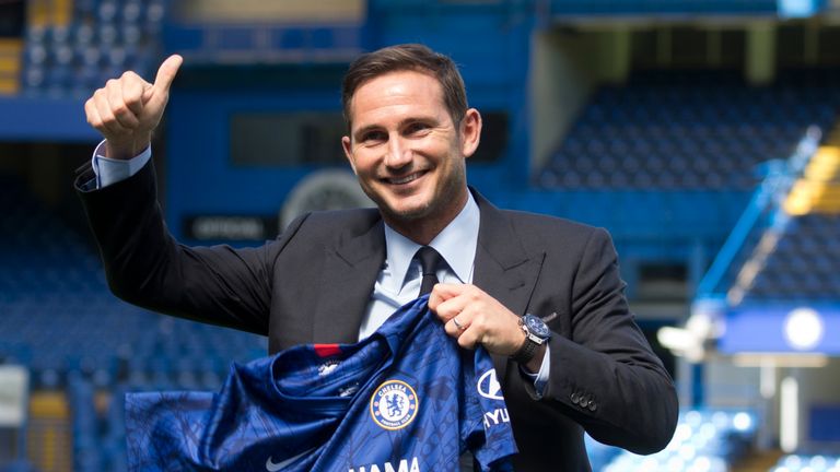 Chelsea&#39;s newly appointed head coach Frank Lampard gives a thumbs up as he poses for a photo at Stamford Bridge